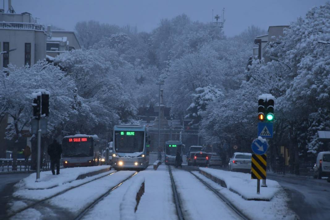 Konya’da nefesler tutuldu! Kar yağışına artık saatler var 9